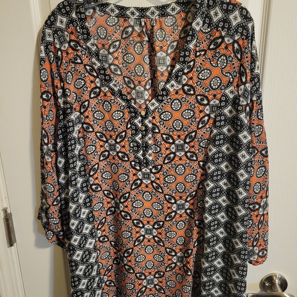 2x/3x coral, white, and black tunic